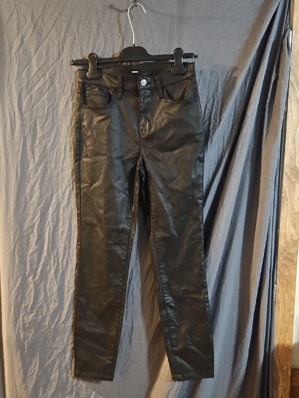EXPRESS SHINY SKINNY PANT: NEW WITH TAGS: SIZE 4